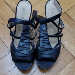 Guess high heel black 7.5